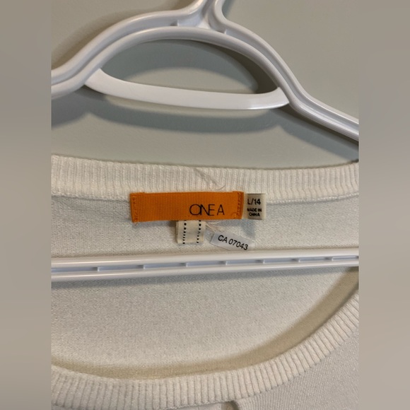 ONE A BLOUSE - Picture 2 of 5